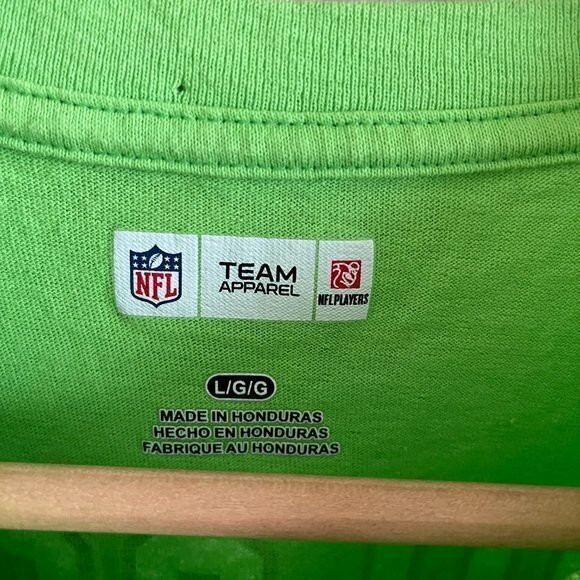 NFL Team Apparel Green Seattle Seahawks' Russell Wilson 3 Tee Shirt Top Mens L - Picture 2 of 4